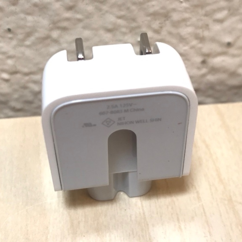 Apple Mac Adaptor Plug by Well Shin. 2.5A 125 Volt. New & NWOT- Two Available. - Picture 5 of 8